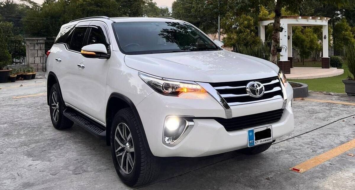 rent a car in islamabad - fortuner for rent