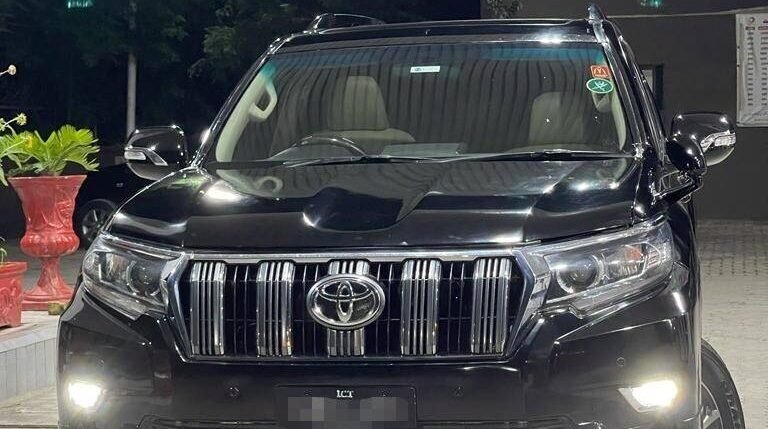 rent a car in islamabad -prado car rental